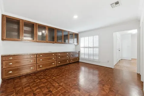 7738 Beaudelaire Circle Galveston TX 77551