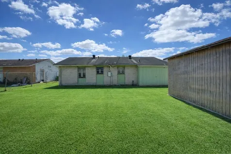 5223 Grace Point Lane Houston TX 77048