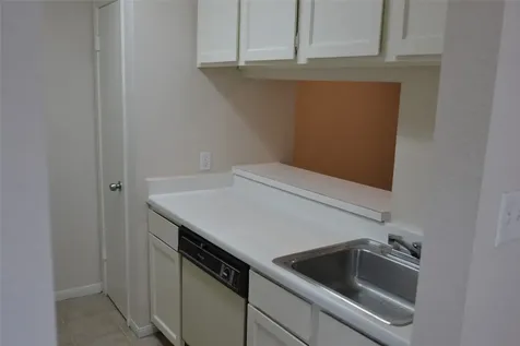 6111 Beverly Hill Street 43 Houston TX 77057