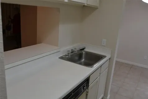 6111 Beverly Hill Street 43 Houston TX 77057