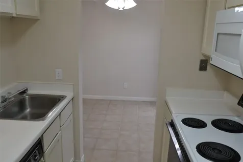6111 Beverly Hill Street 43 Houston TX 77057