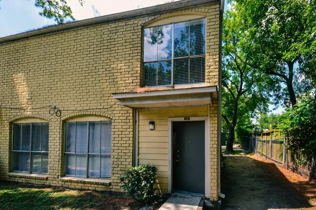 6200 W Tidwell Road 306 Houston TX 77092