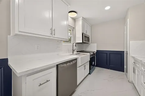 9623 Meadowglen Lane Houston TX 77063
