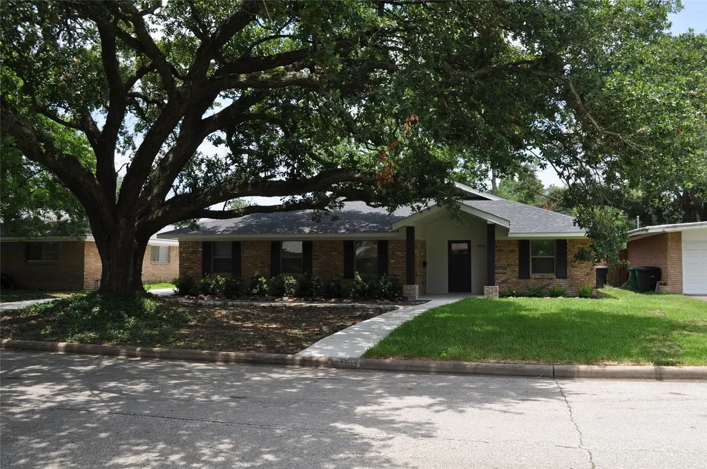 4818 Spellman Road Houston TX 77035