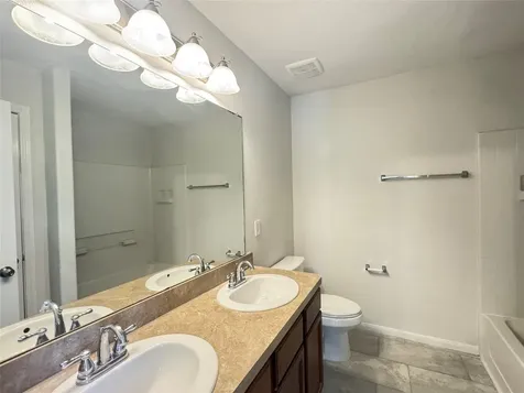 7906 Emerald Oak Drive Texas City TX 77591
