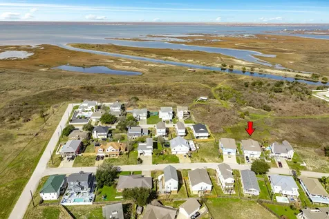 12828 E Conquistador Drive Galveston TX 77554
