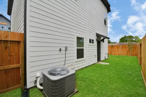 2504 W Tidwell Road E Houston TX 77091