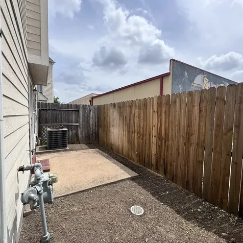 2333 Ann Street Houston TX 77003