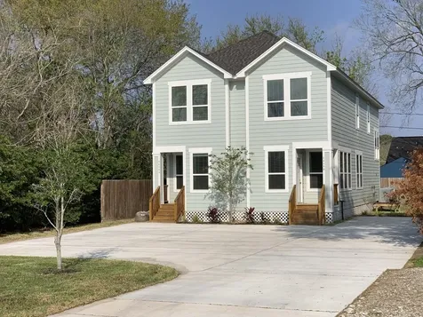 2509 S Grand Boulevard B Pearland TX 77581