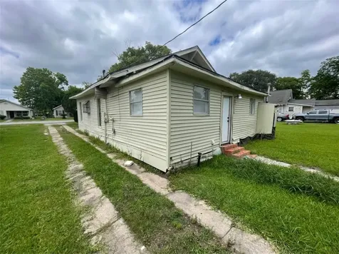 2010 13th Street Port Arthur TX 77640