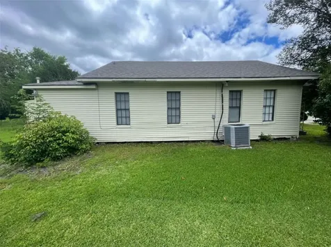 2010 13th Street Port Arthur TX 77640