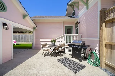 2415 37th Street Galveston TX 77550