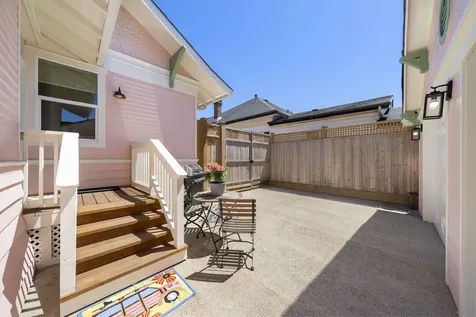 2415 37th Street Galveston TX 77550