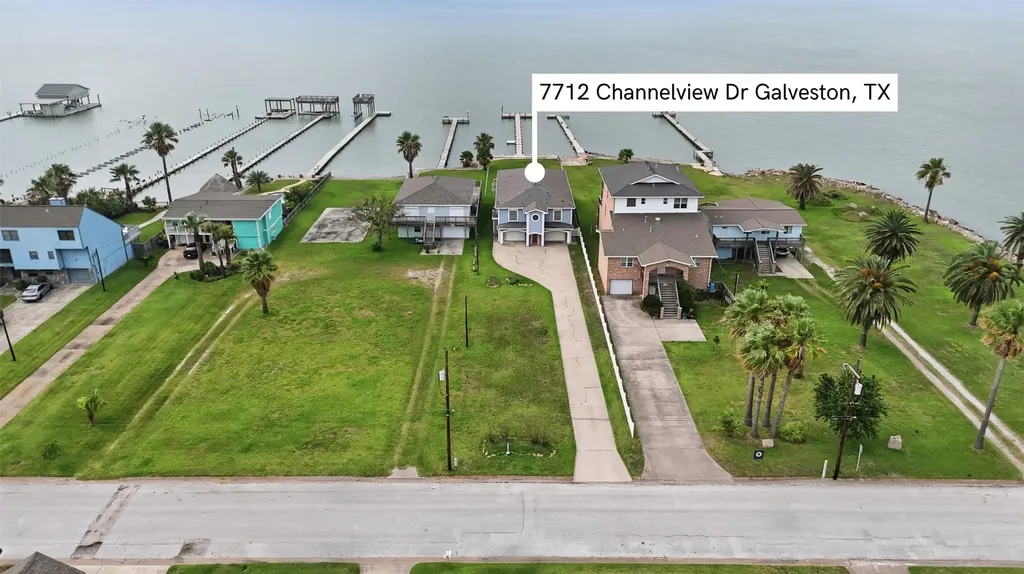 7712 Channelview Drive Galveston TX 77554