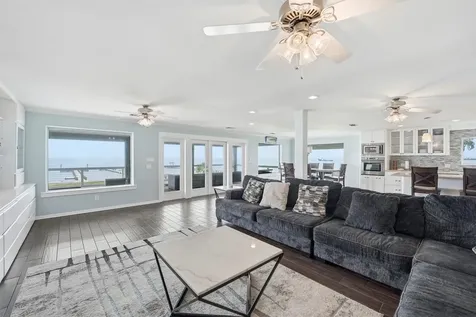 7712 Channelview Drive Galveston TX 77554