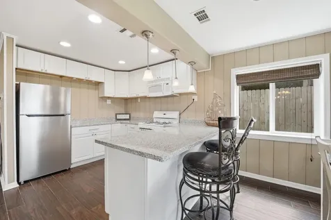 7712 Channelview Drive Galveston TX 77554