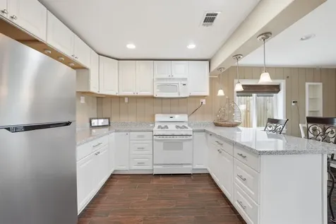 7712 Channelview Drive Galveston TX 77554
