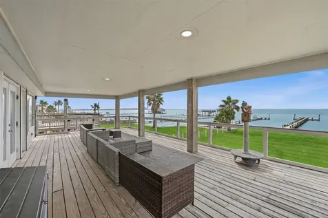 7712 Channelview Drive Galveston TX 77554