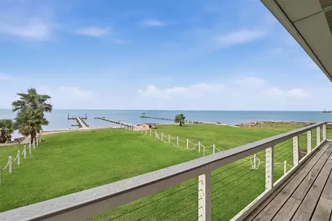 7712 Channelview Drive Galveston TX 77554