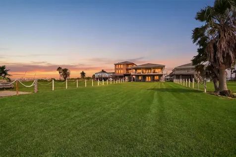 7712 Channelview Drive Galveston TX 77554