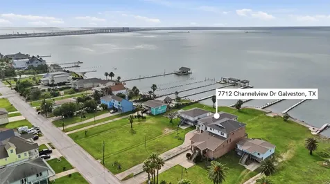 7712 Channelview Drive Galveston TX 77554
