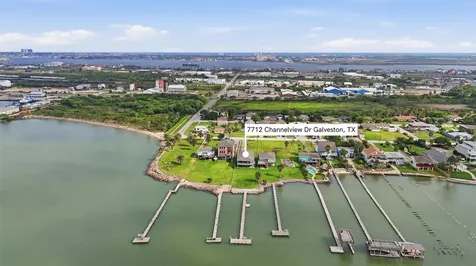 7712 Channelview Drive Galveston TX 77554