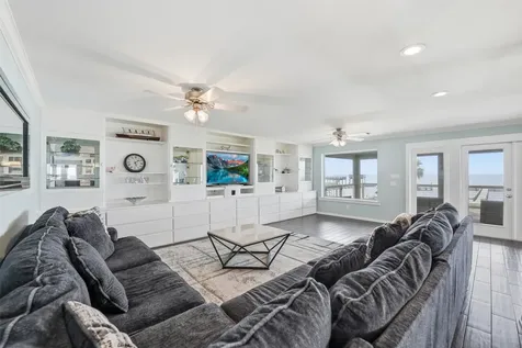 7712 Channelview Drive Galveston TX 77554