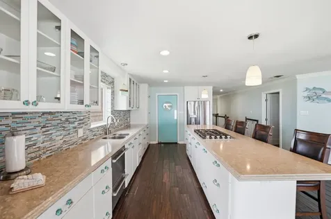 7712 Channelview Drive Galveston TX 77554