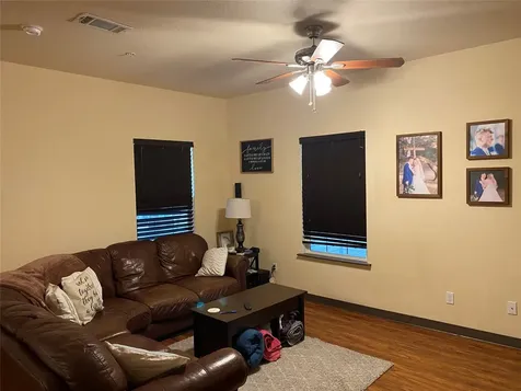 1239 20th Street B Huntsville TX 77340