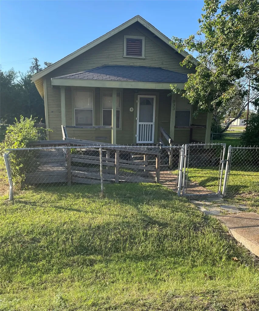 333 13th Street Port Arthur TX 77640