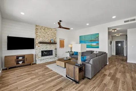 203 Kahmeha Drive Tiki Island TX 77554