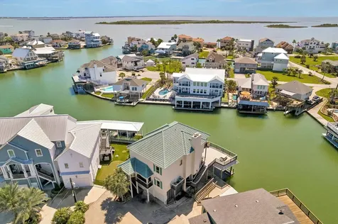 203 Kahmeha Drive Tiki Island TX 77554
