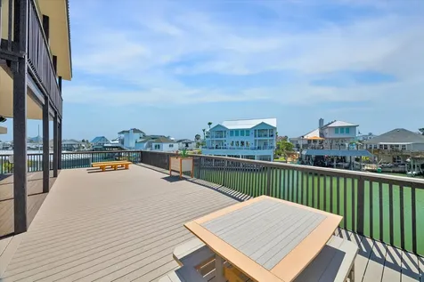 203 Kahmeha Drive Tiki Island TX 77554