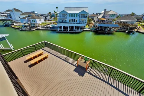 203 Kahmeha Drive Tiki Island TX 77554