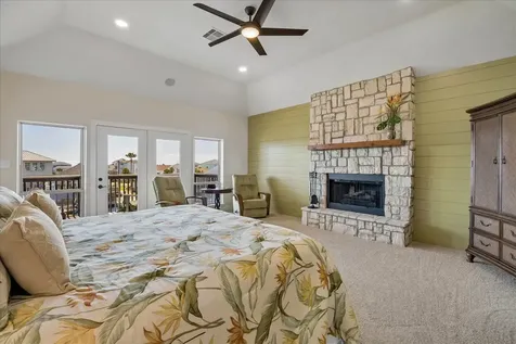 203 Kahmeha Drive Tiki Island TX 77554