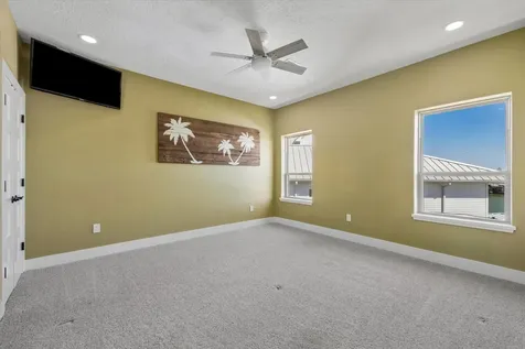 203 Kahmeha Drive Tiki Island TX 77554