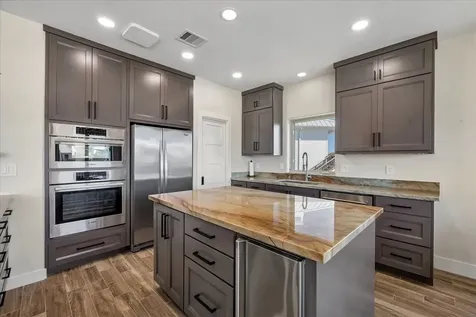 203 Kahmeha Drive Tiki Island TX 77554