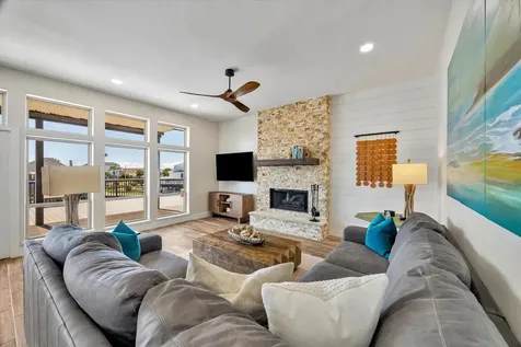 203 Kahmeha Drive Tiki Island TX 77554
