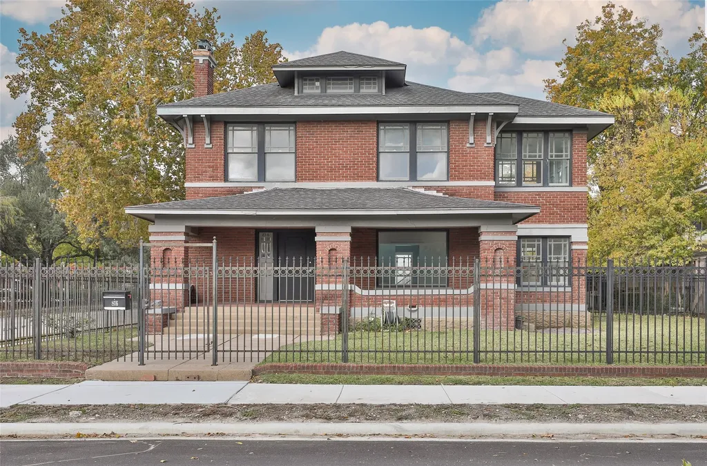 816 Hawthorne Street Houston TX 77006