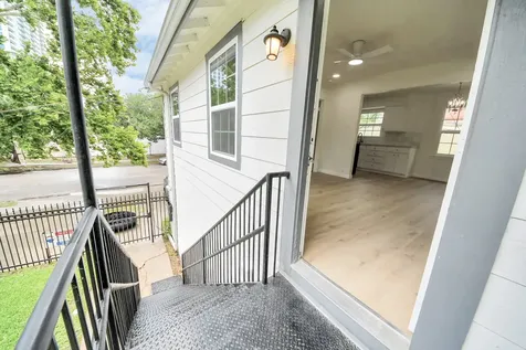 816 Hawthorne Street Houston TX 77006
