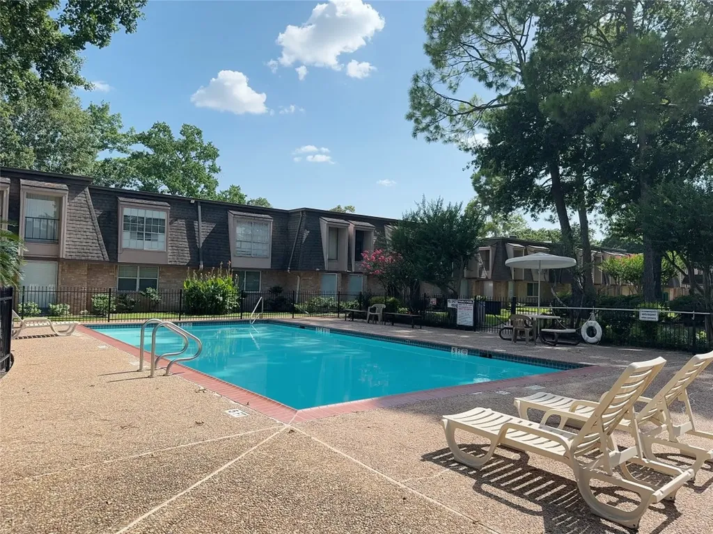 12633 Memorial Drive 74 Houston TX 77024