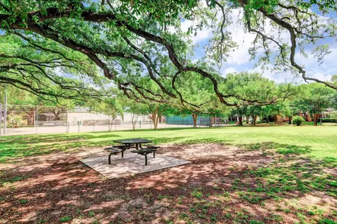 94 Drew Street C Houston TX 77006