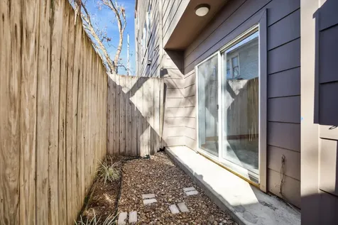 94 Drew Street C Houston TX 77006