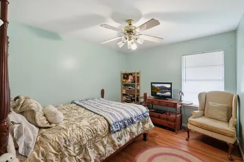 10922 Ivyridge Road Houston TX 77043