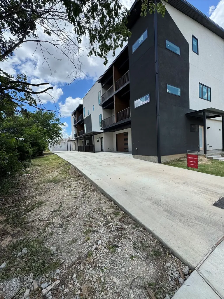 715 Ogden Street 102 San Antonio TX 78212