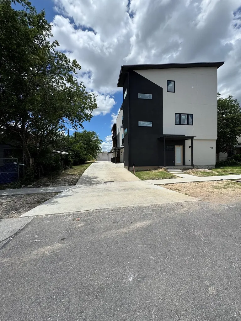 715 Ogden Street 102 San Antonio TX 78212