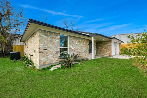 717 Phyllis Court Conroe TX 77303