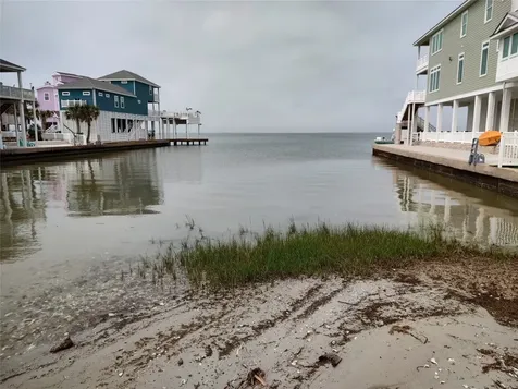 Lot 94 Camino Galveston TX 77554