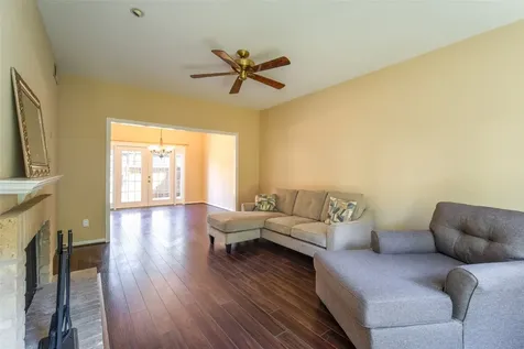 11711 Memorial Drive 621 Houston TX 77024