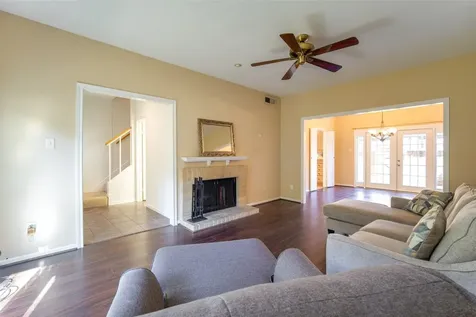 11711 Memorial Drive 621 Houston TX 77024